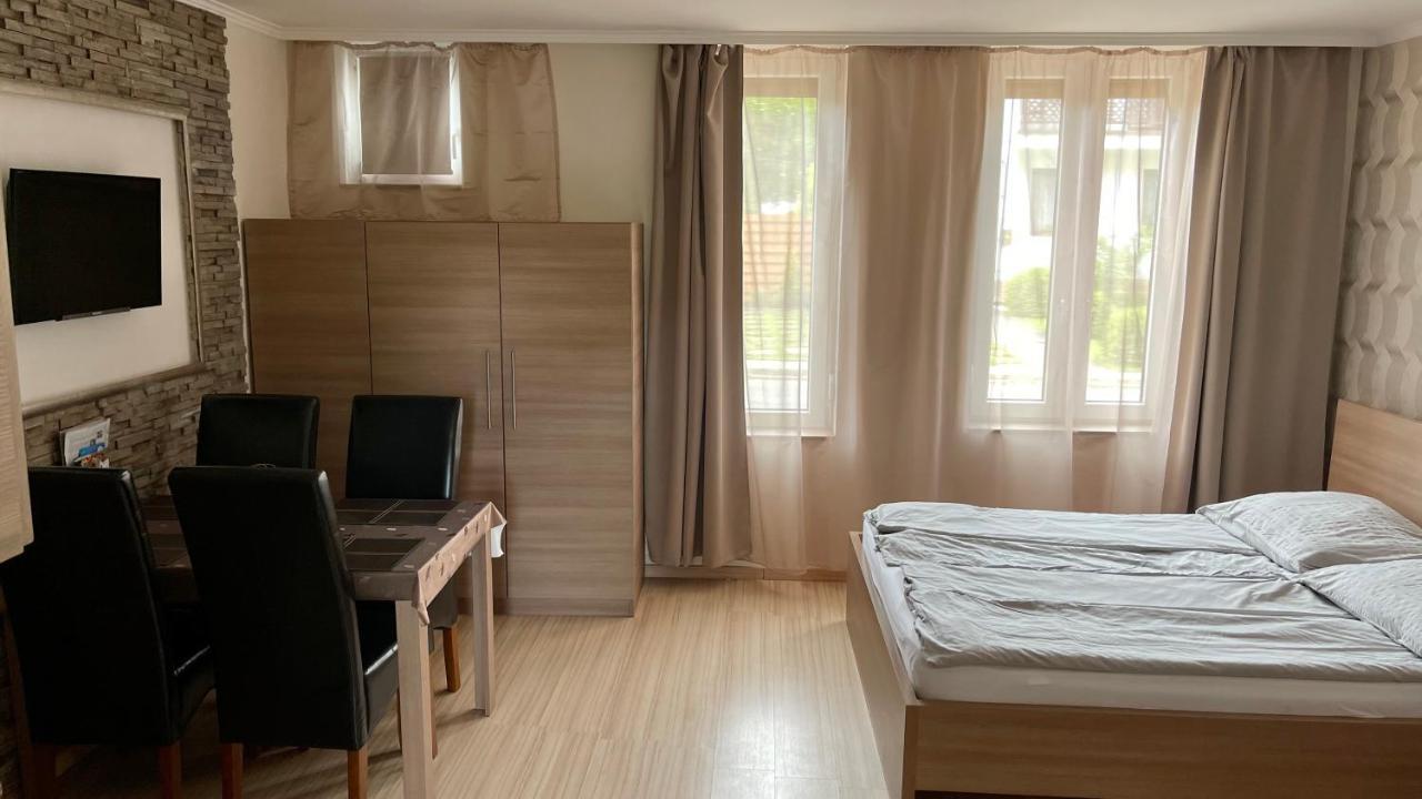 Gyula Var Premium Apartman Exterior foto