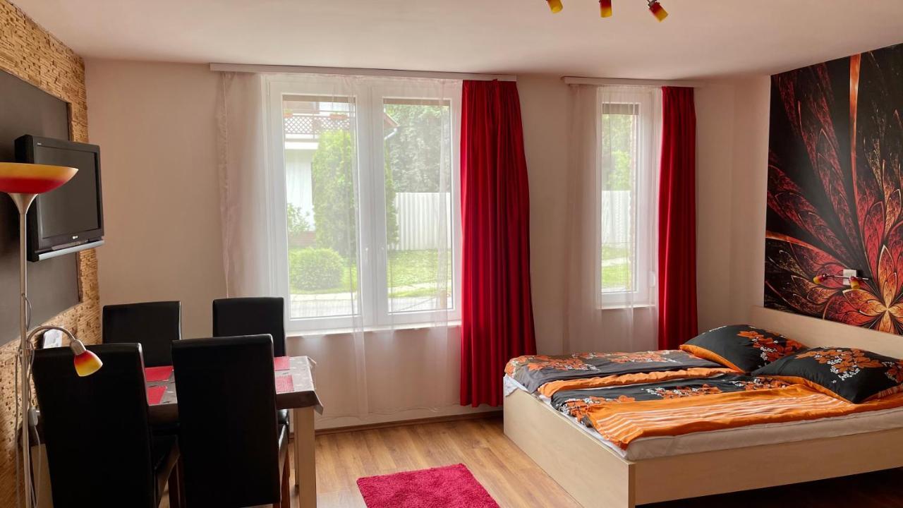 Gyula Var Premium Apartman Exterior foto